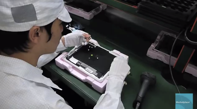 Inside Foxconn_ Exclusive look at how an iPad is made - YouTube