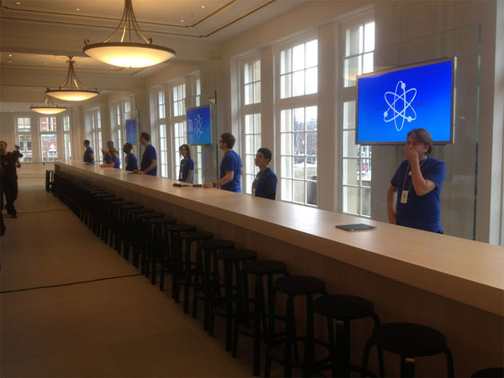 Apple-store-amsterdam-genius-bar