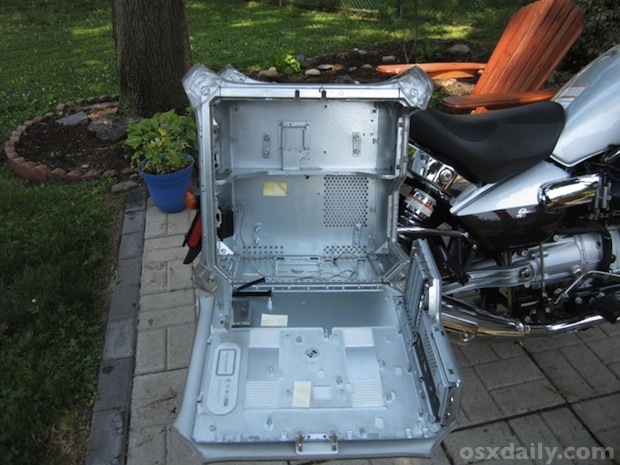 Powermac-g4-motorcycle-saddlebags5